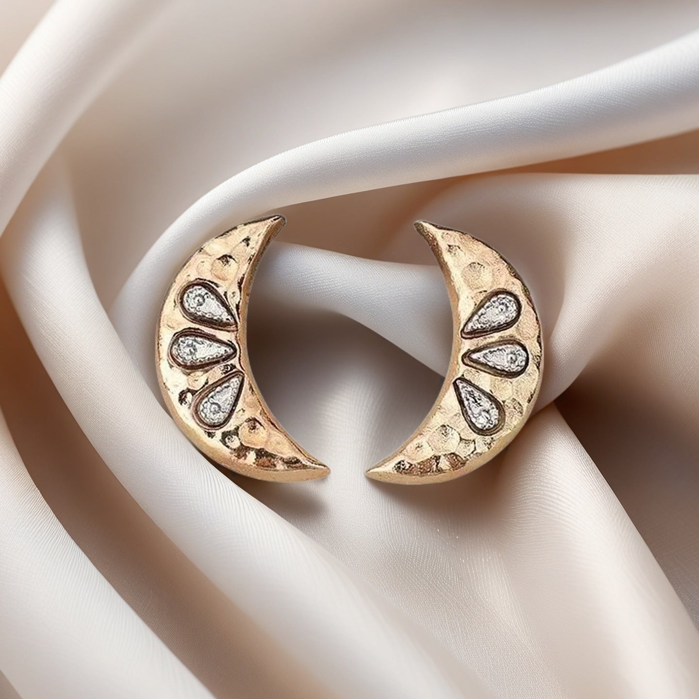 Charming Earring for Any Occasion