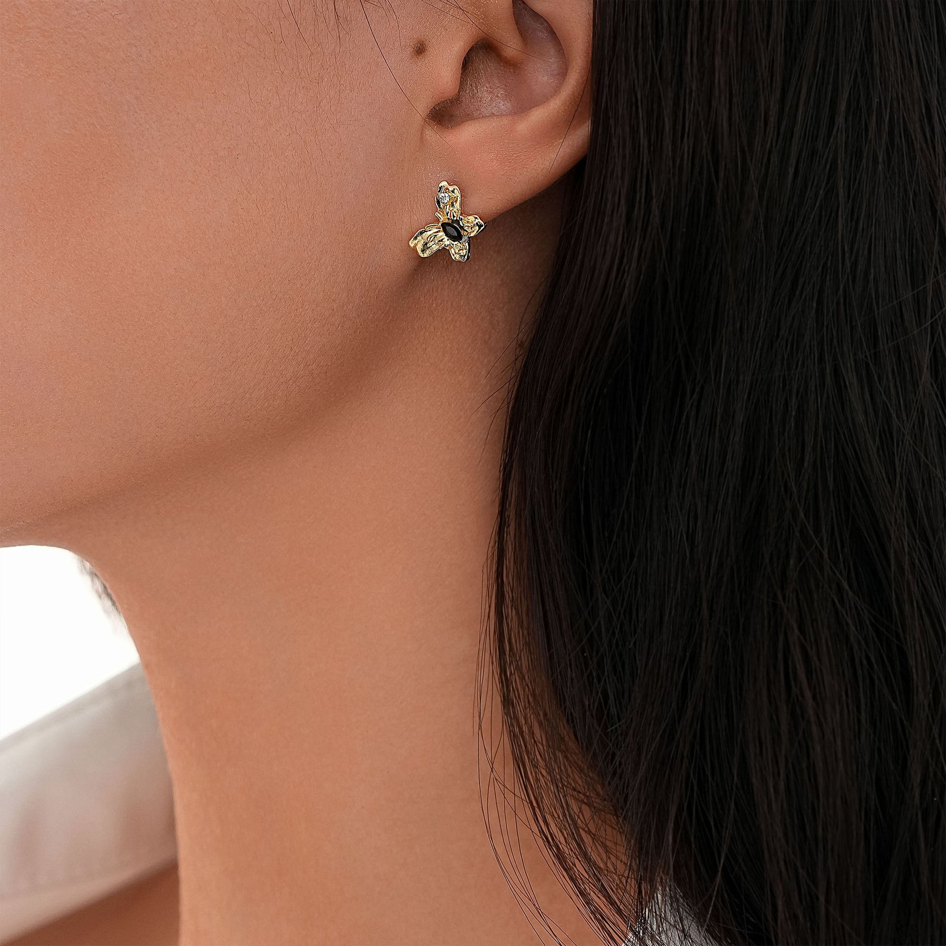 Beautiful Gold Necklace with Unique Style