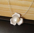 A Beautiful Pearl Necklace with Unique Style