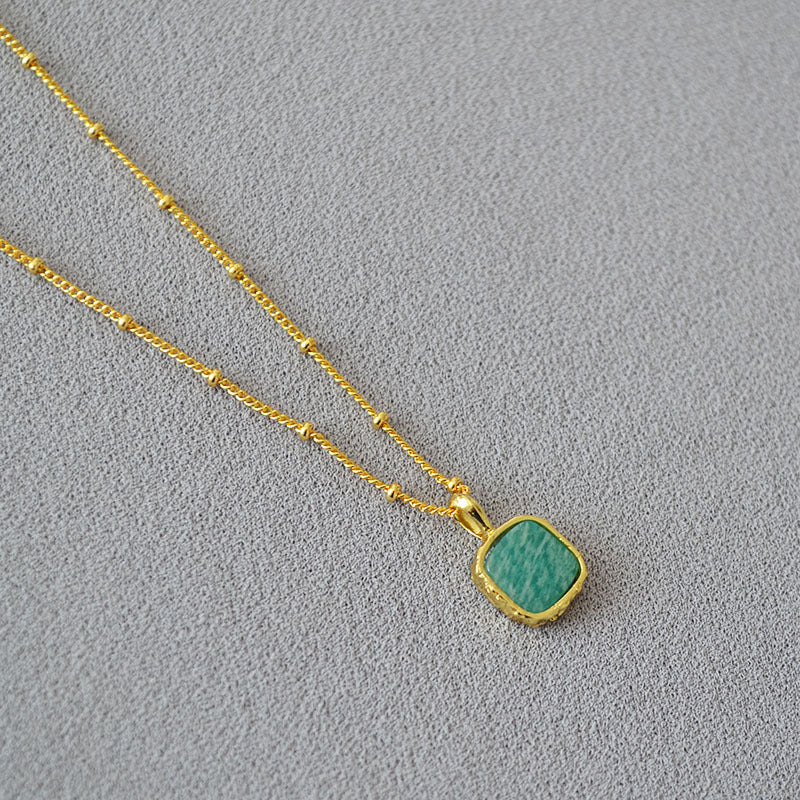 Beautiful Gold Necklace with Unique Style