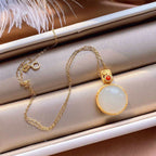 Beautiful Gold Necklace with Unique Style