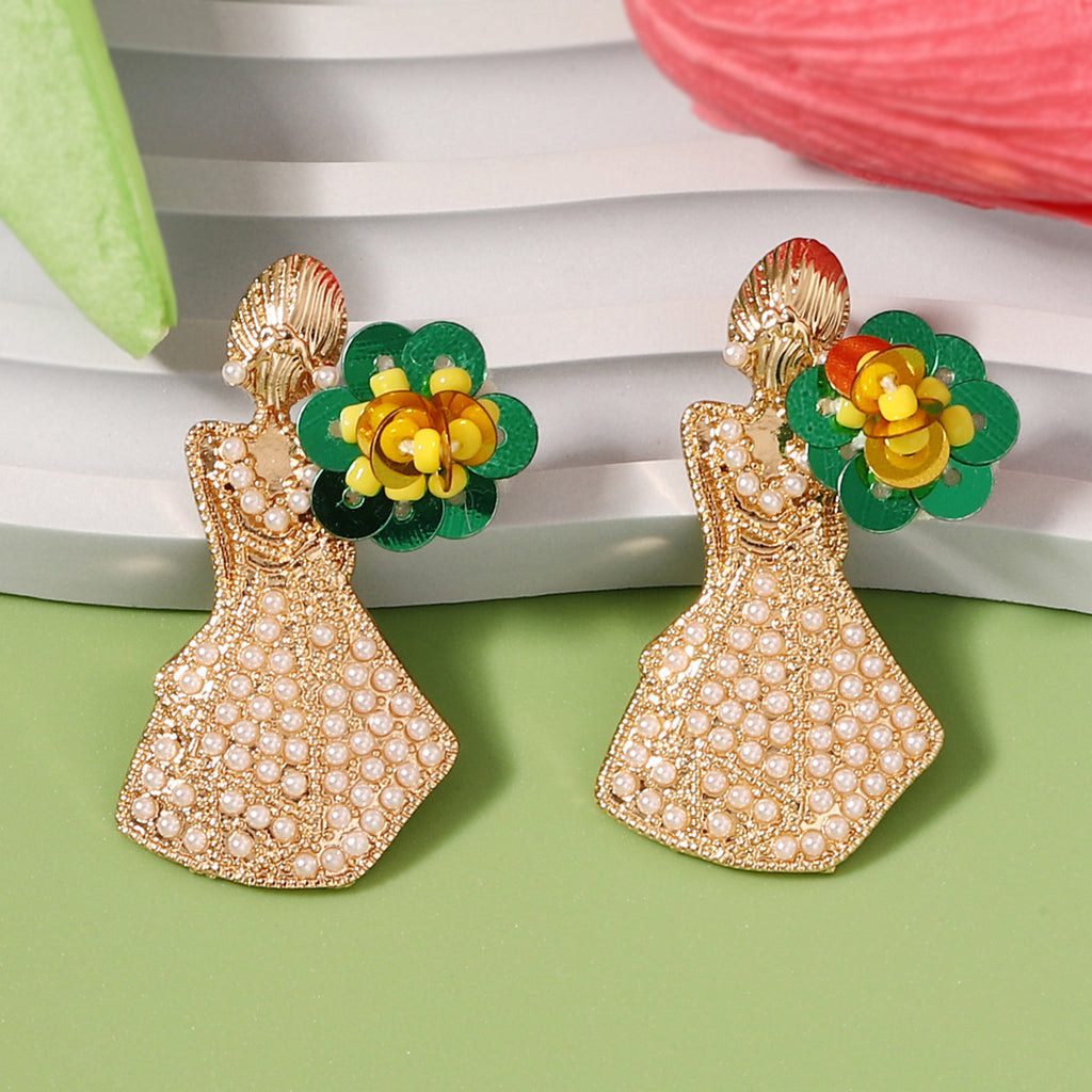 Beautiful Pearl Earring with Unique Style