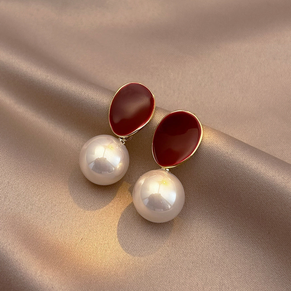 Beautiful Pearl Earring with Unique Style