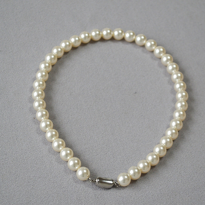Beautiful Pearl Necklace with Unique Style
