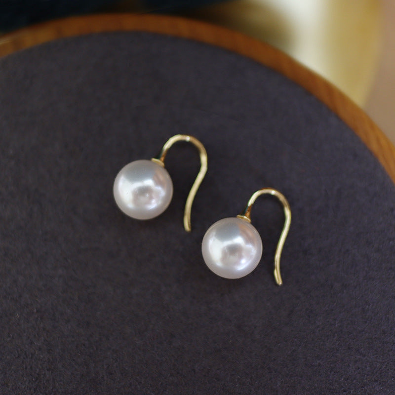 Beautiful Pearl Earring with Unique Style