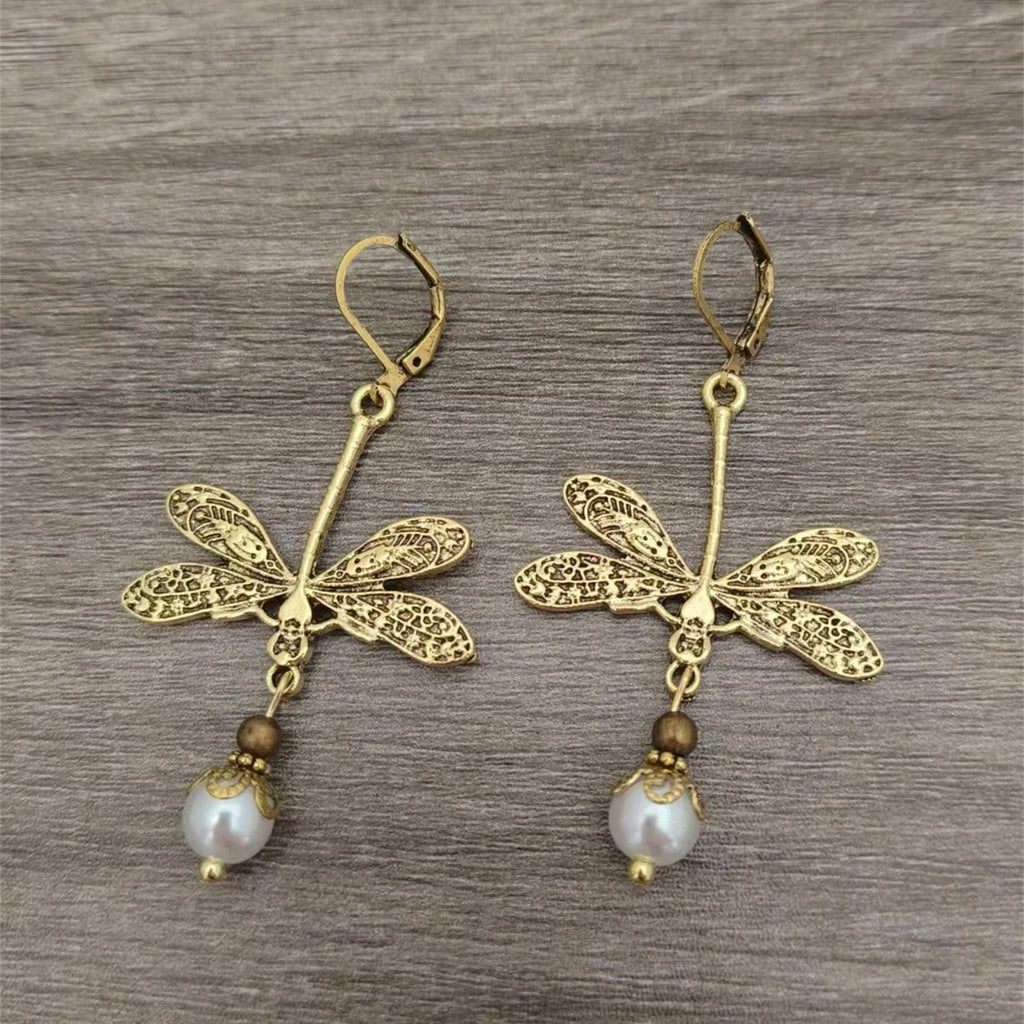 Beautiful Pearl Earring with Unique Style