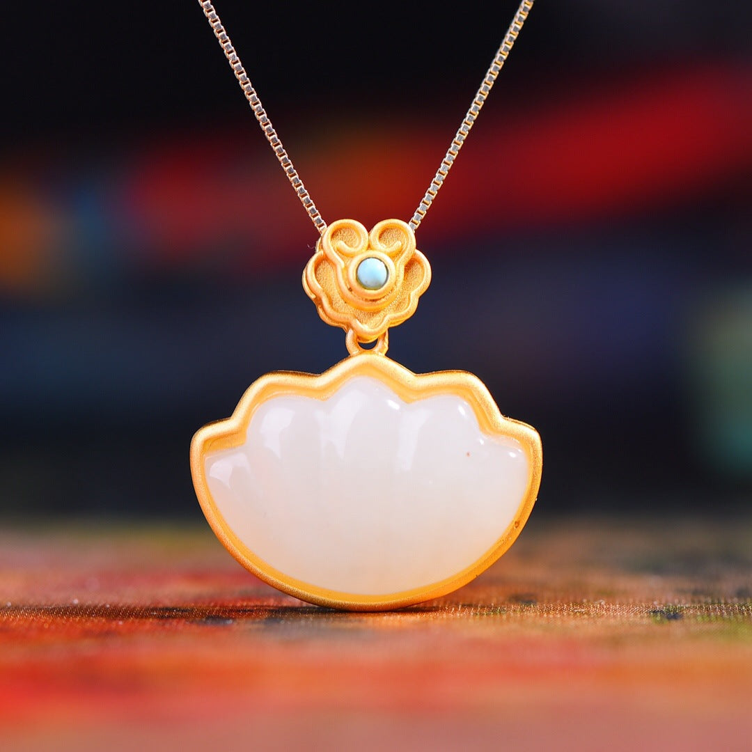 Stunning Silver Necklace for Daily Wear