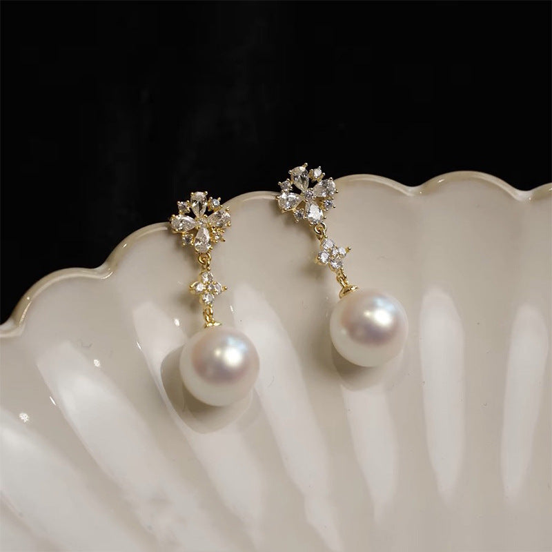 Beautiful Pearl Earring with Unique Style