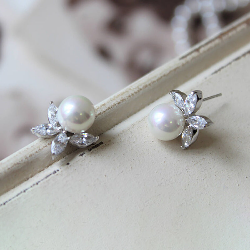Romantic Pearl Earring for Special Moments