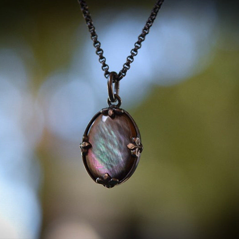 A Romantic Pendant for Special Moments