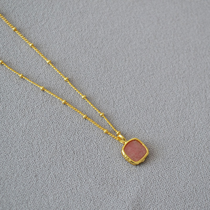 Beautiful Gold Necklace with Unique Style