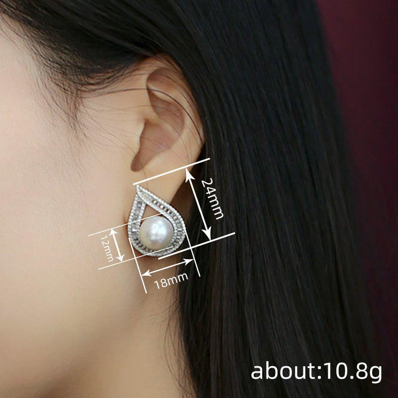 Beautiful Pearl Earring with Unique Style