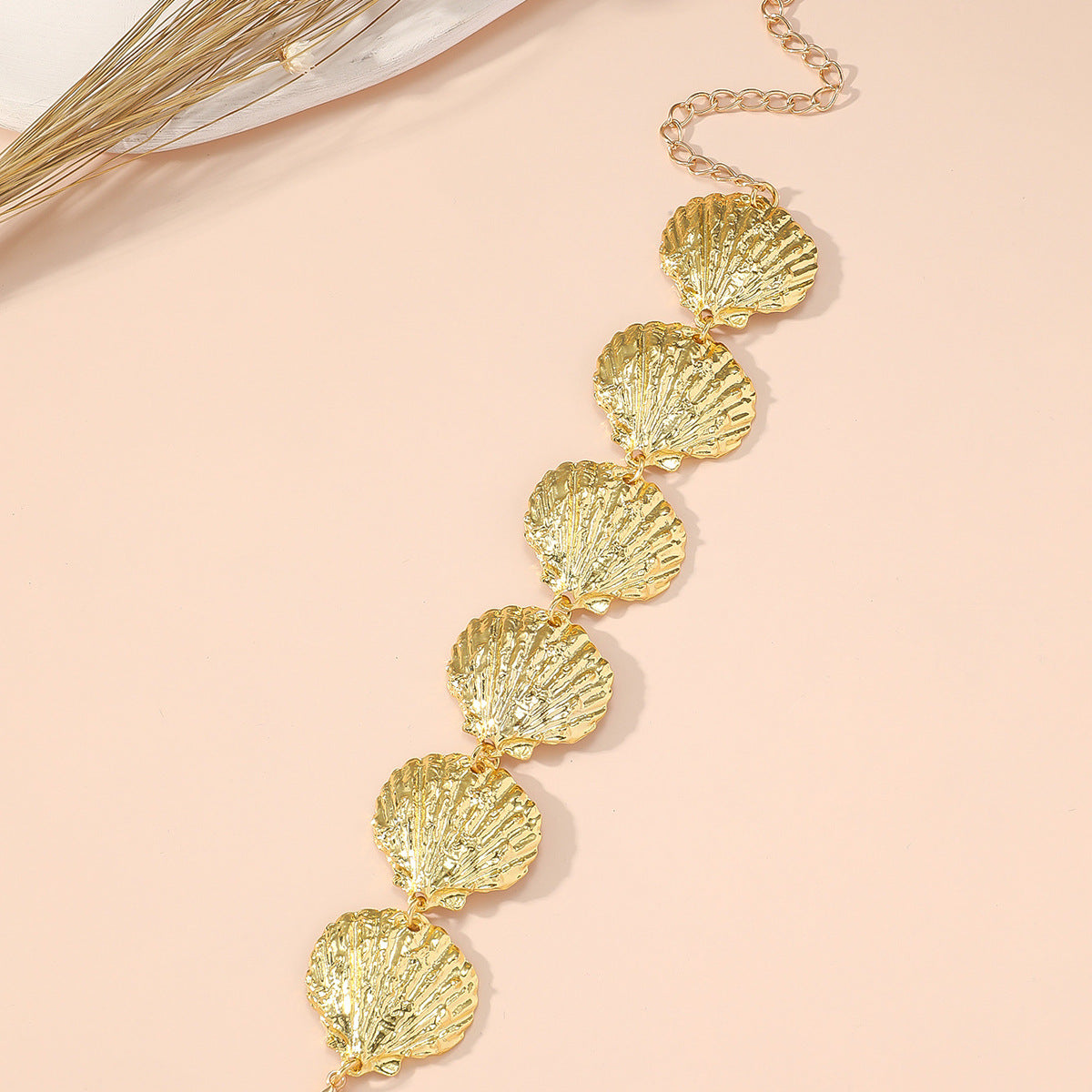 Charming Gold Bracelet for Any Occasion