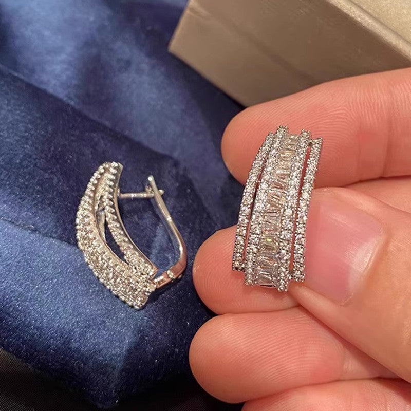 Charming Earring for Any Occasion