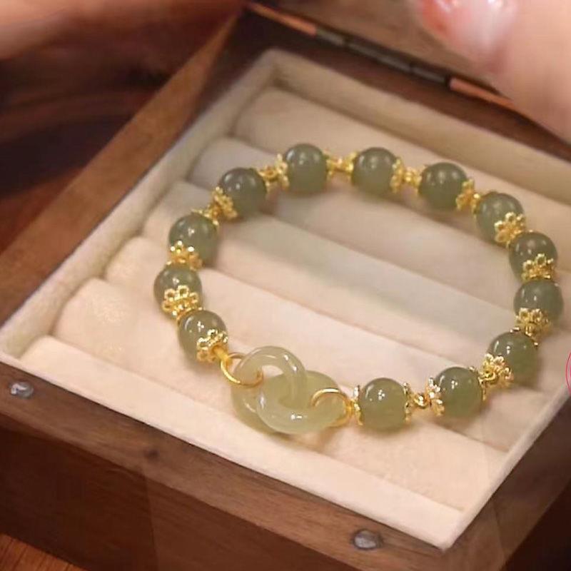 Charming Bracelet for Any Occasion