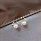 A Beautiful Pearl Earring with Unique Style