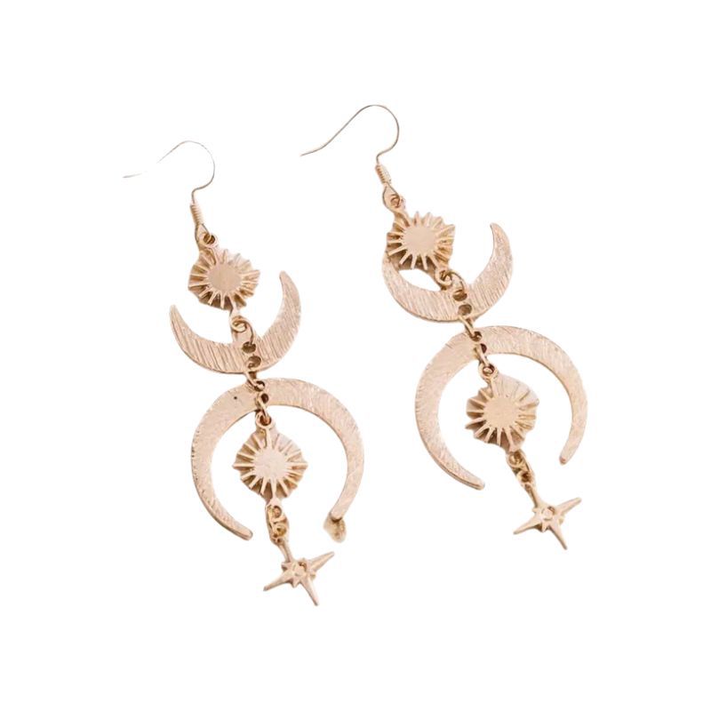 Romantic Gold Earring for Special Moments