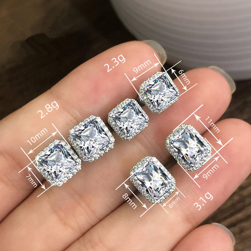 A Stunning Earring for Daily Wear