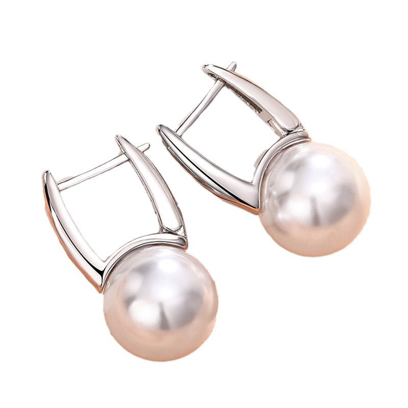 Charming Pearl Earring for Any Occasion