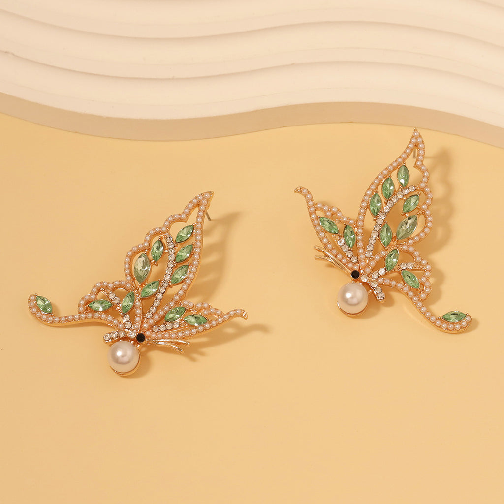 Charming Pearl Earring for Any Occasion