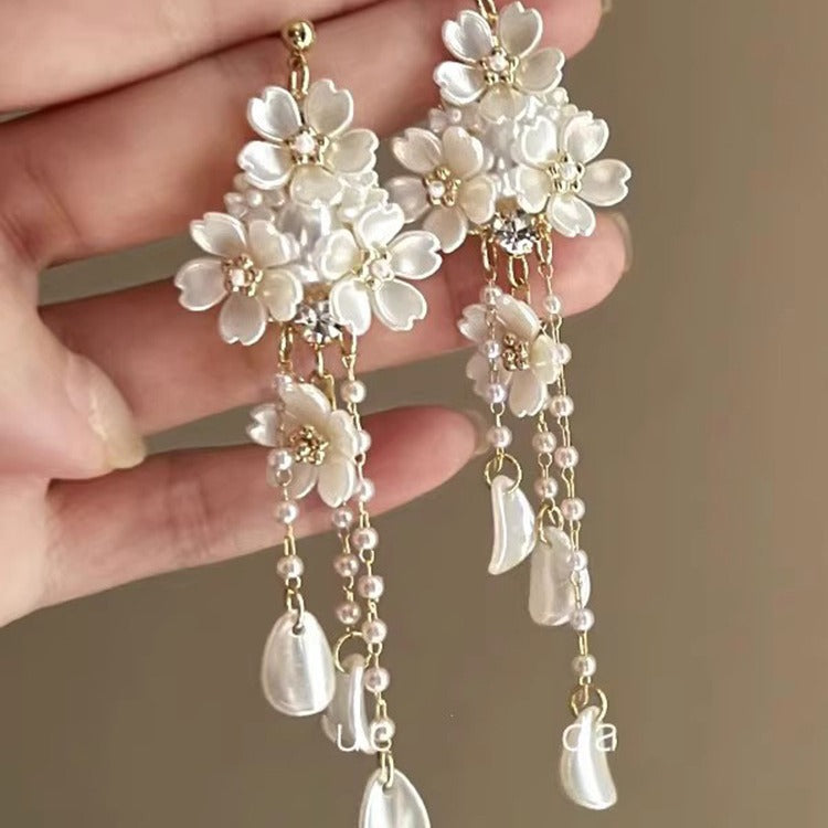 Beautiful Pearl Earring with Unique Style