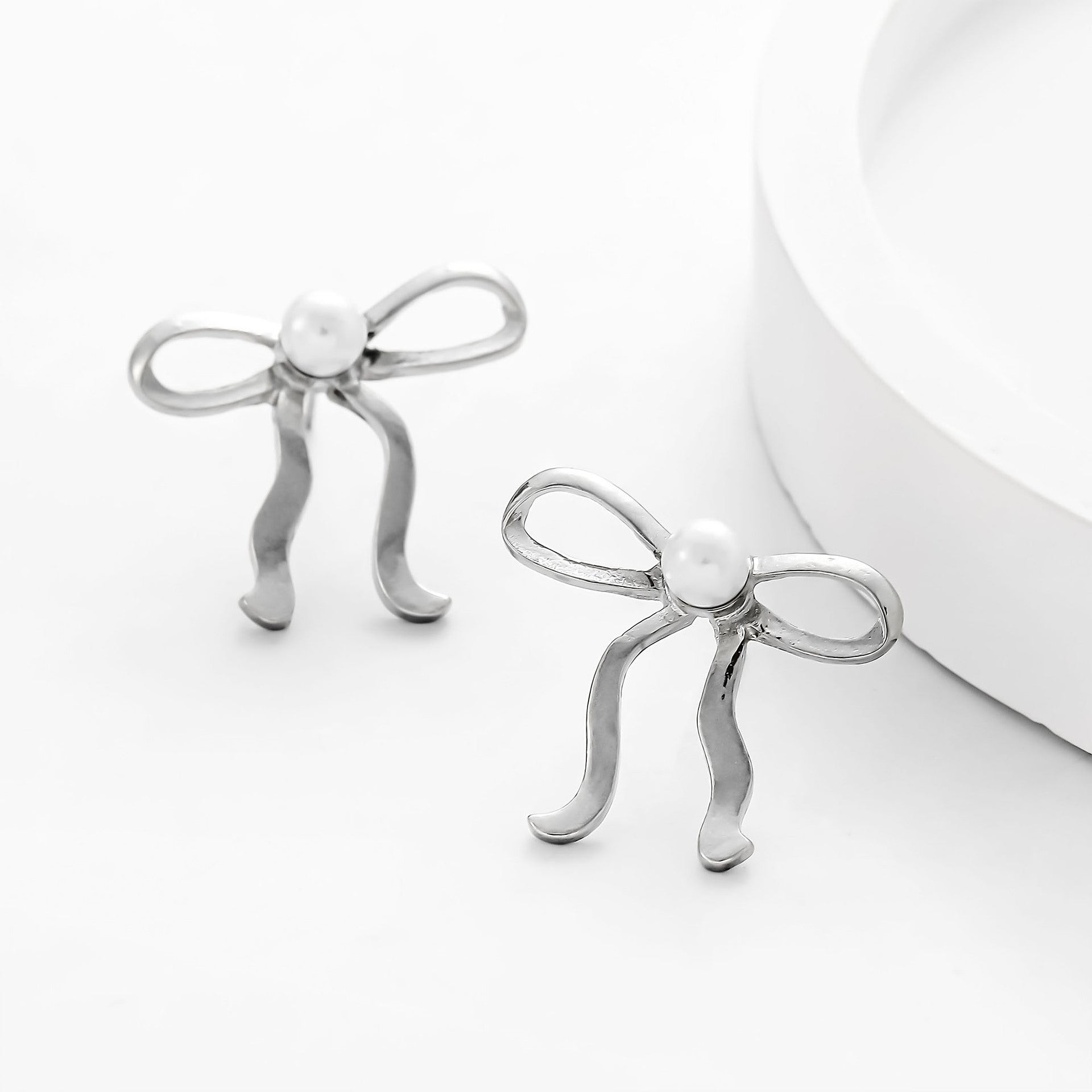 Charming Pearl Earring for Any Occasion