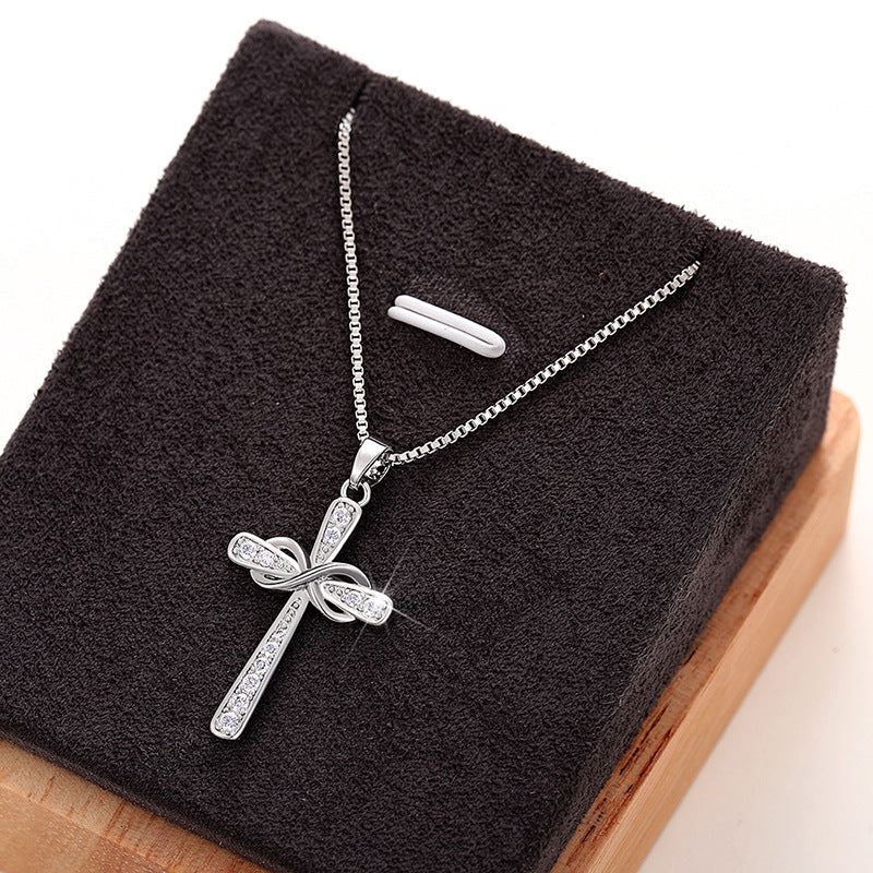 A Beautiful Necklace with Unique Style