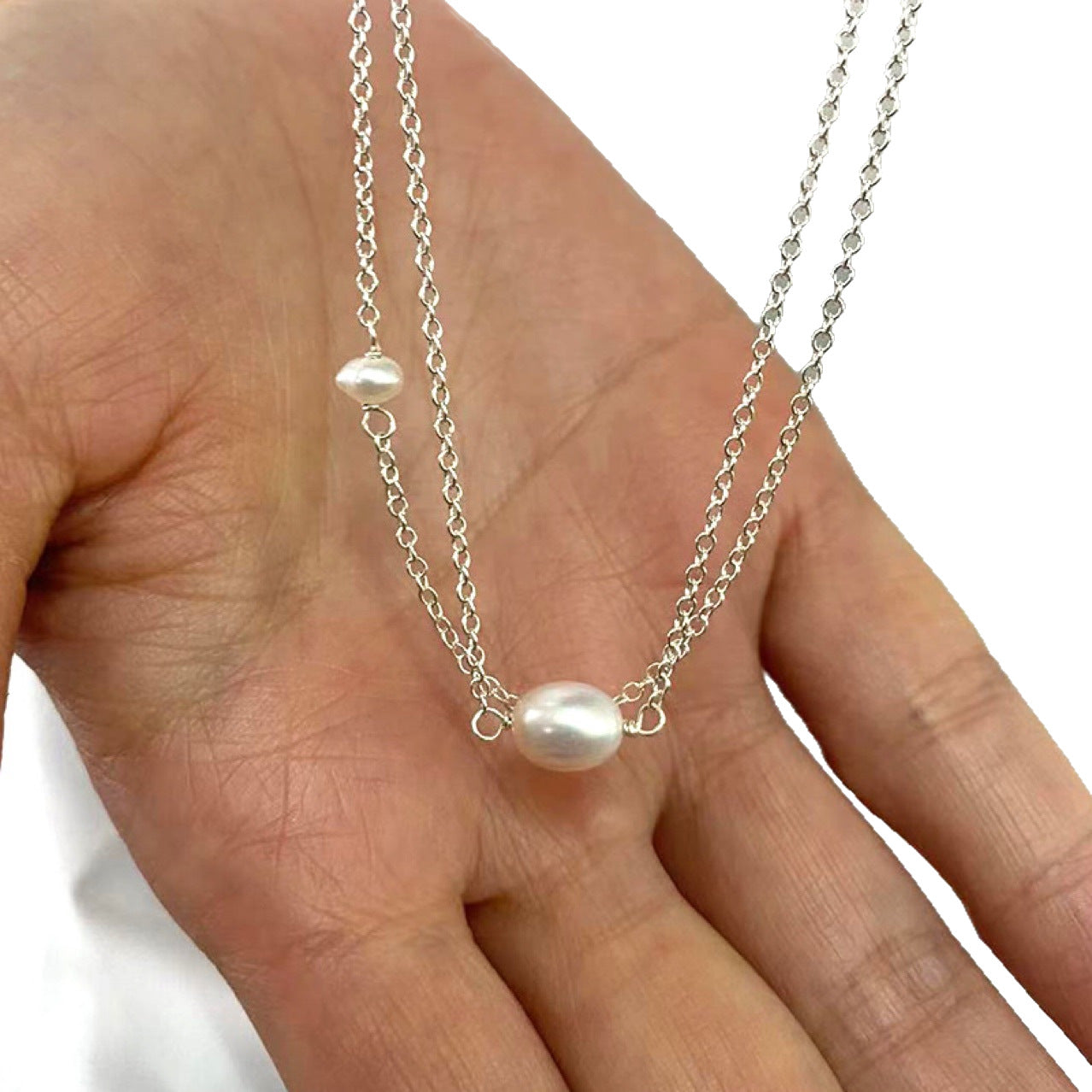 Beautiful Pearl Necklace with Unique Style
