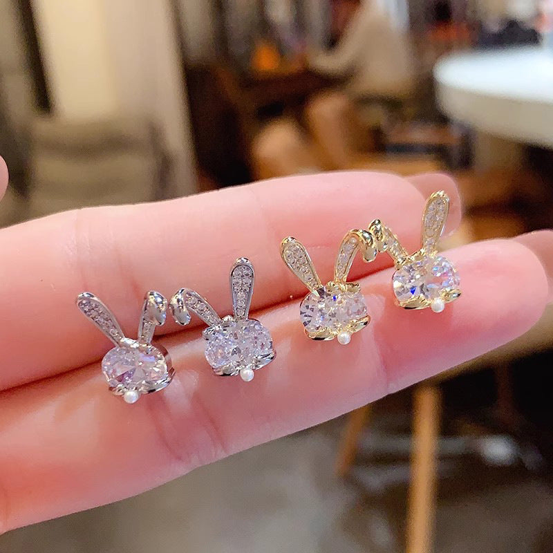 Beautiful Pearl Earring with Unique Style