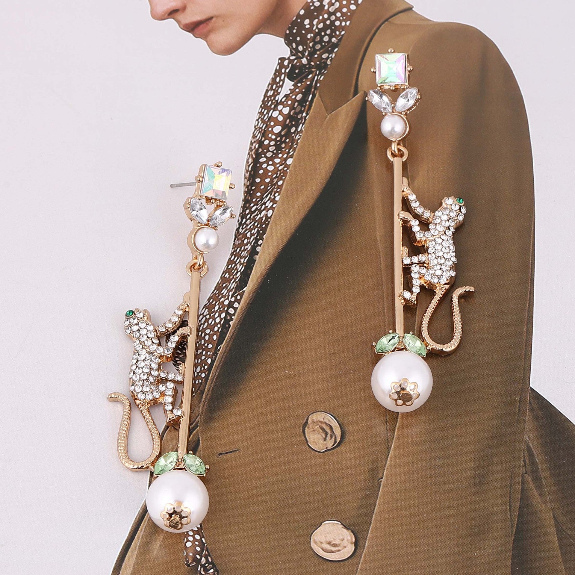 Beautiful Pearl Earring with Unique Style