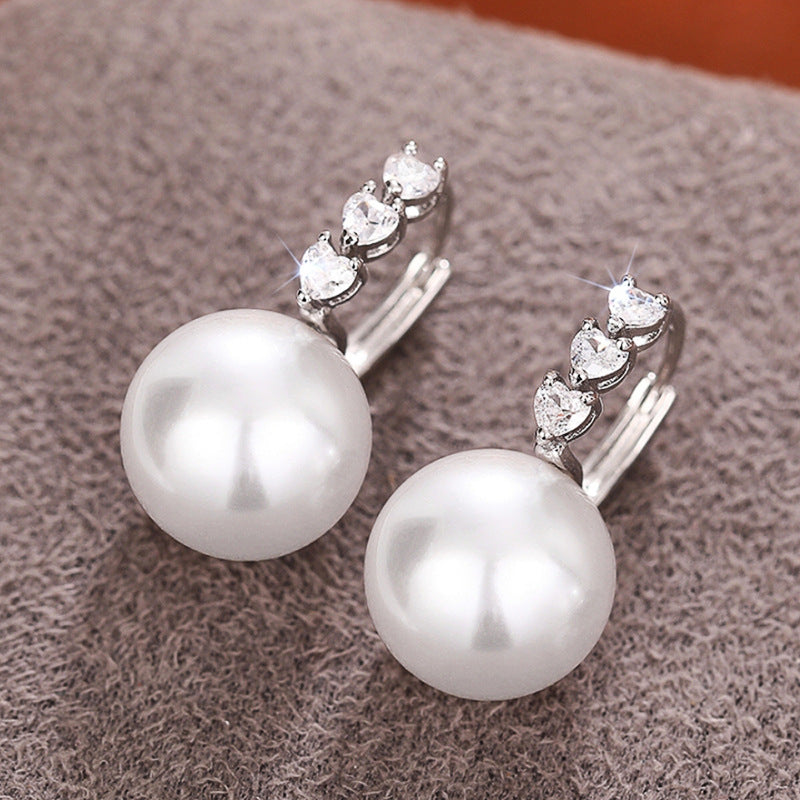 Beautiful Pearl Earring with Unique Style