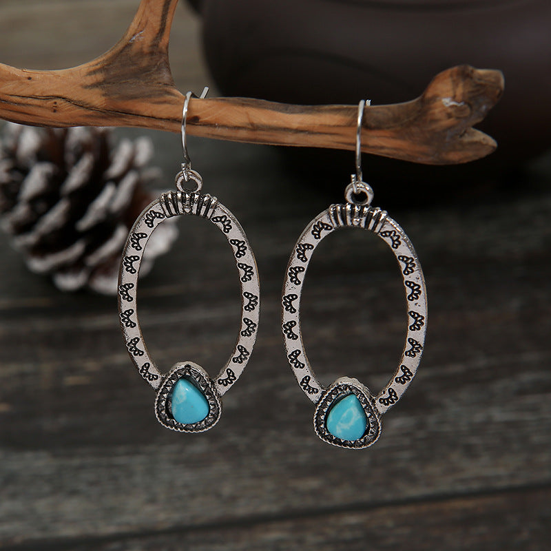 Romantic Silver Earring for Special Moments