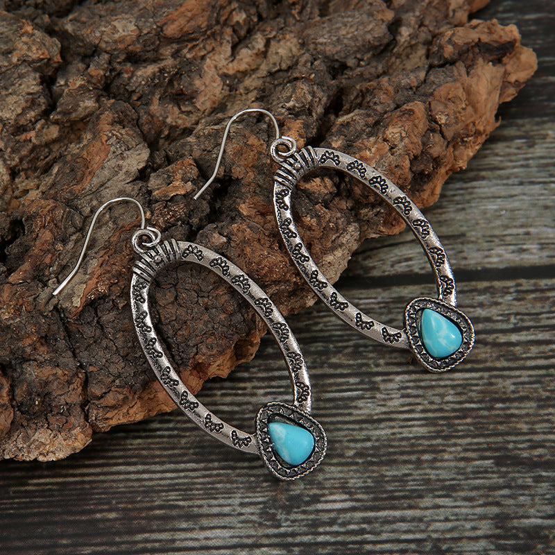 Romantic Silver Earring for Special Moments