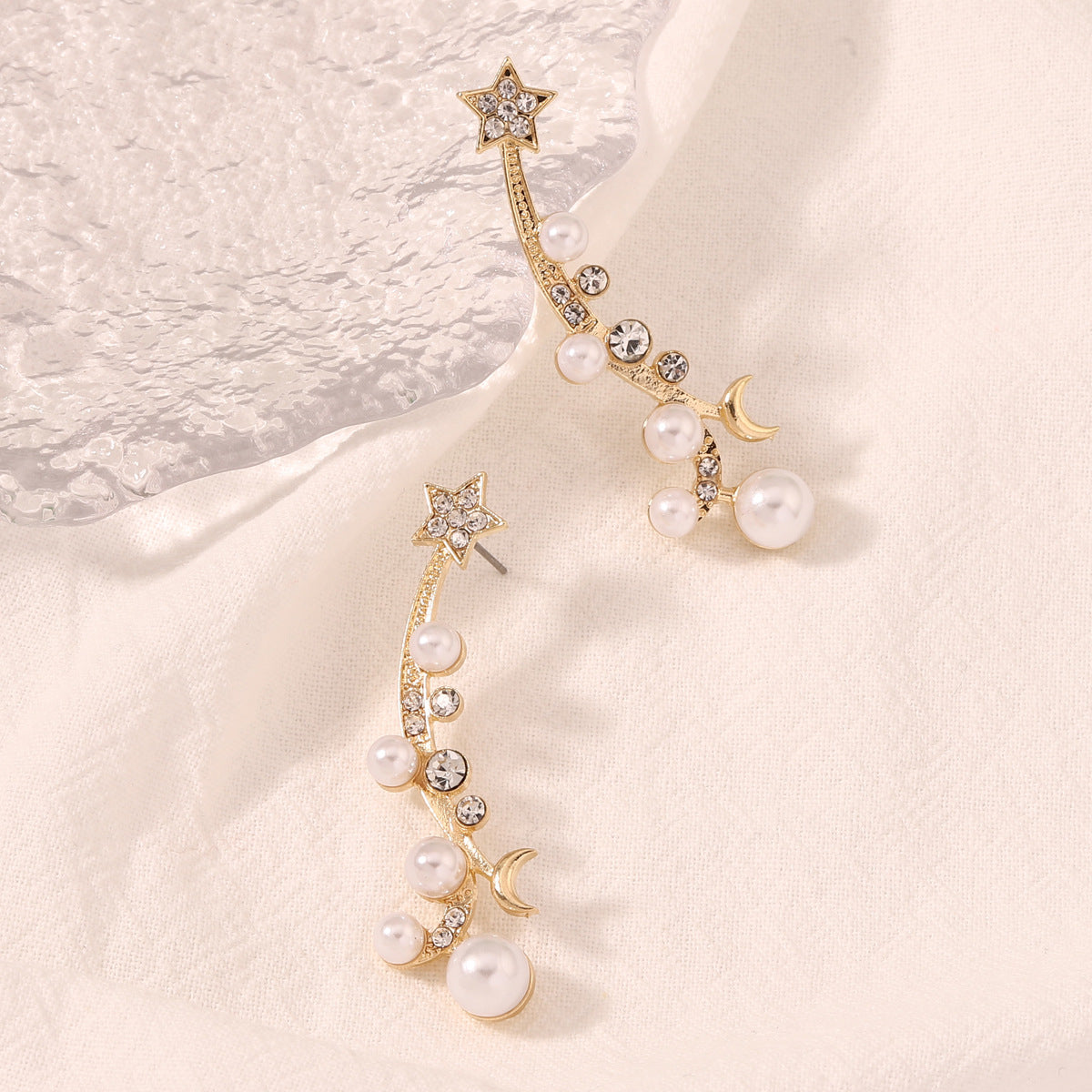 Beautiful Pearl Earring with Unique Style