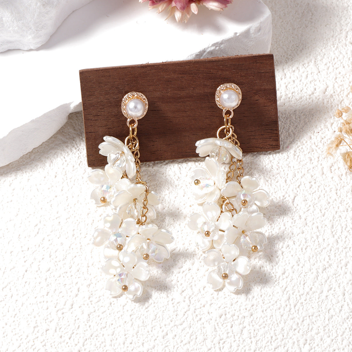 Charming Pearl Earring for Any Occasion