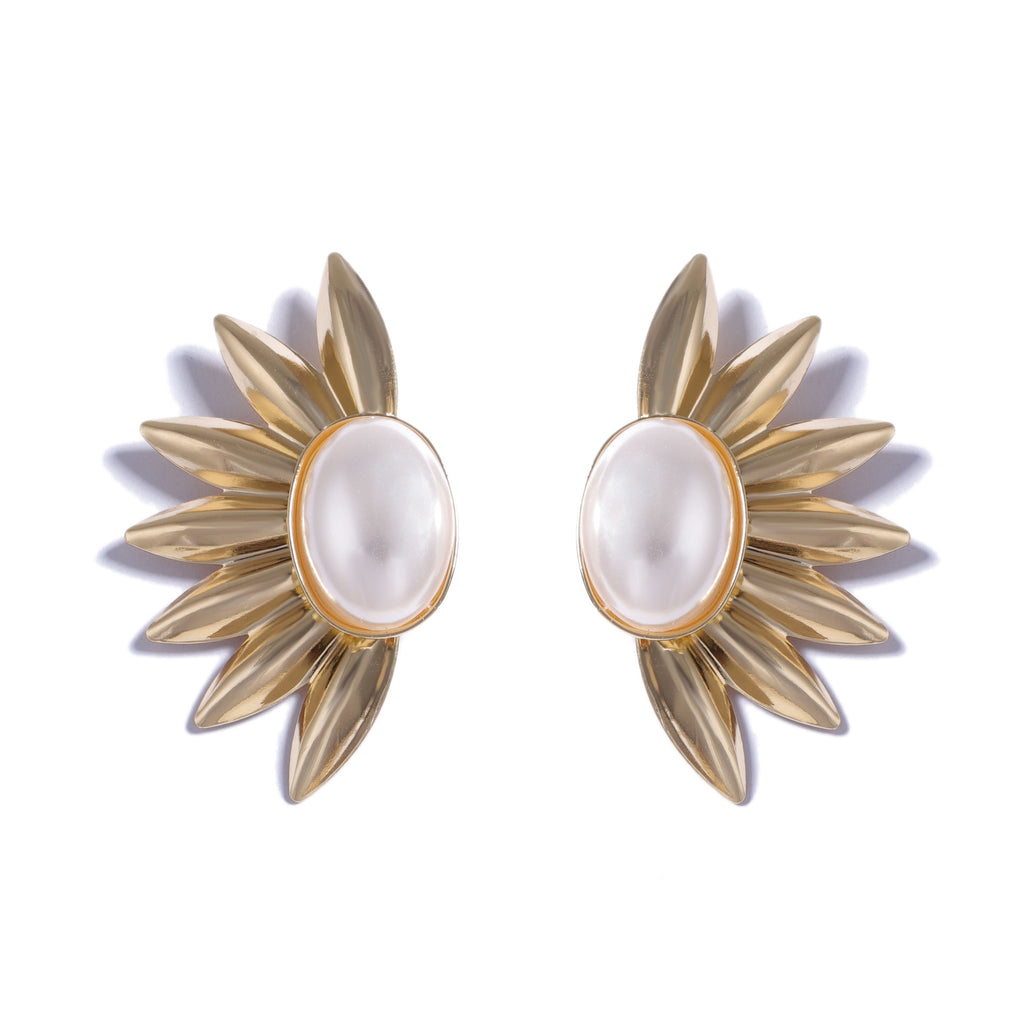 Beautiful Pearl Earring with Unique Style