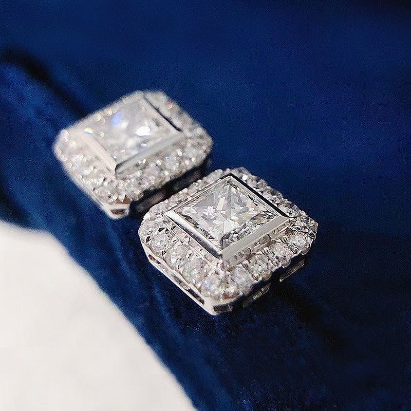 Charming Earring for Any Occasion