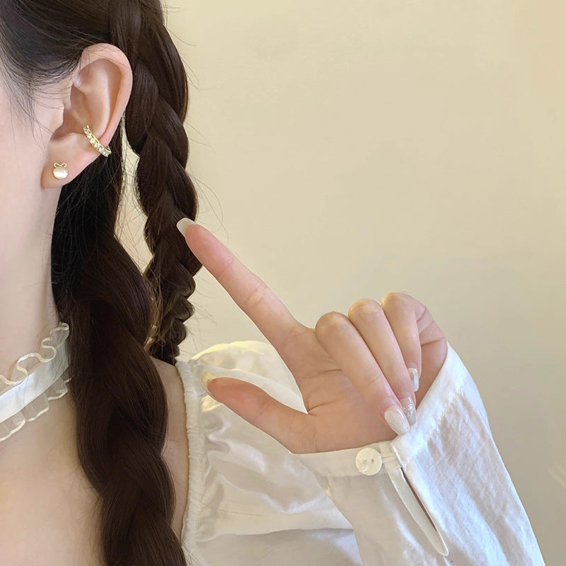 Charming Pearl Earring for Any Occasion