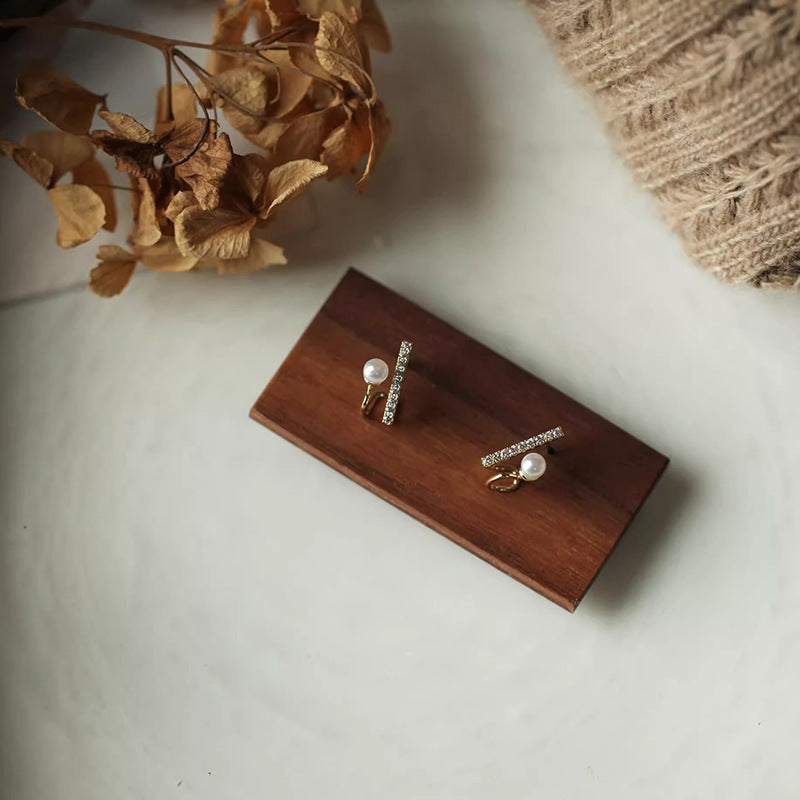 Beautiful Pearl Earring with Unique Style