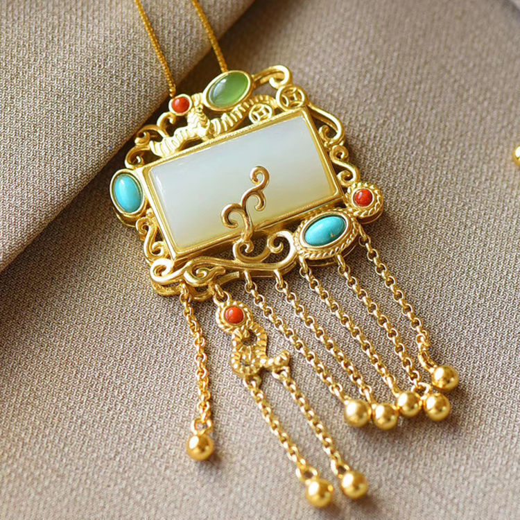 Stunning Silver Necklace for Daily Wear