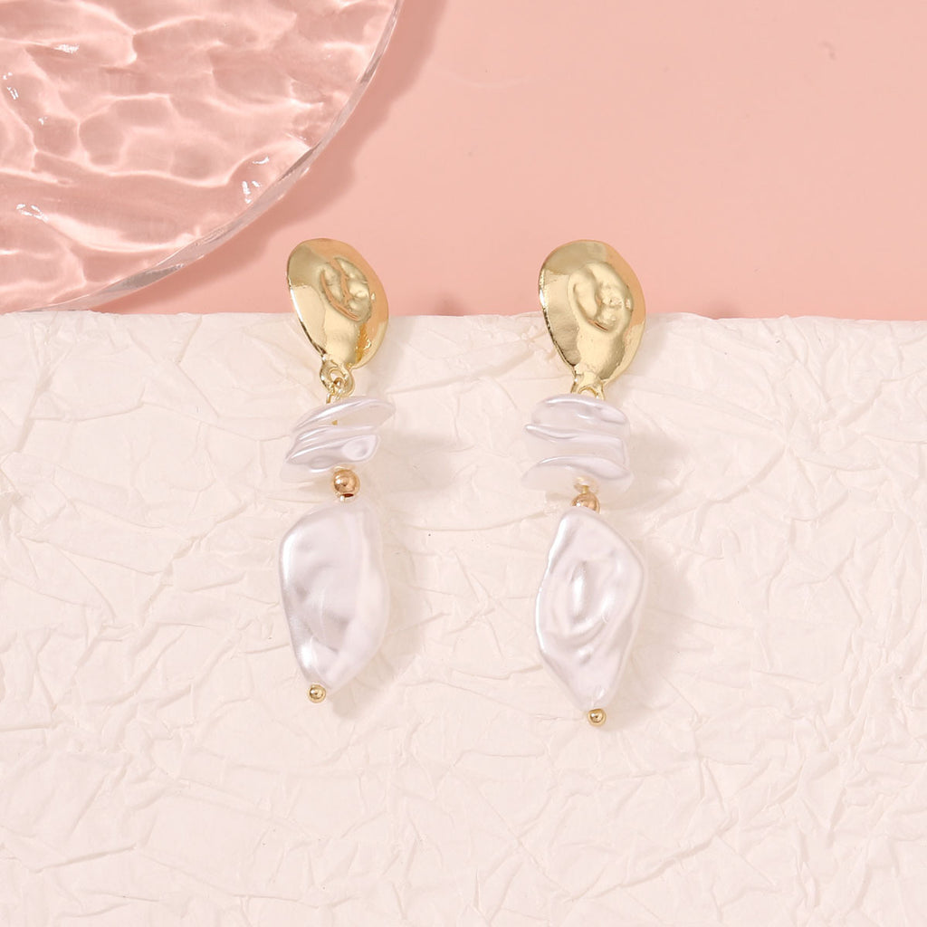 Beautiful Pearl Earring with Unique Style