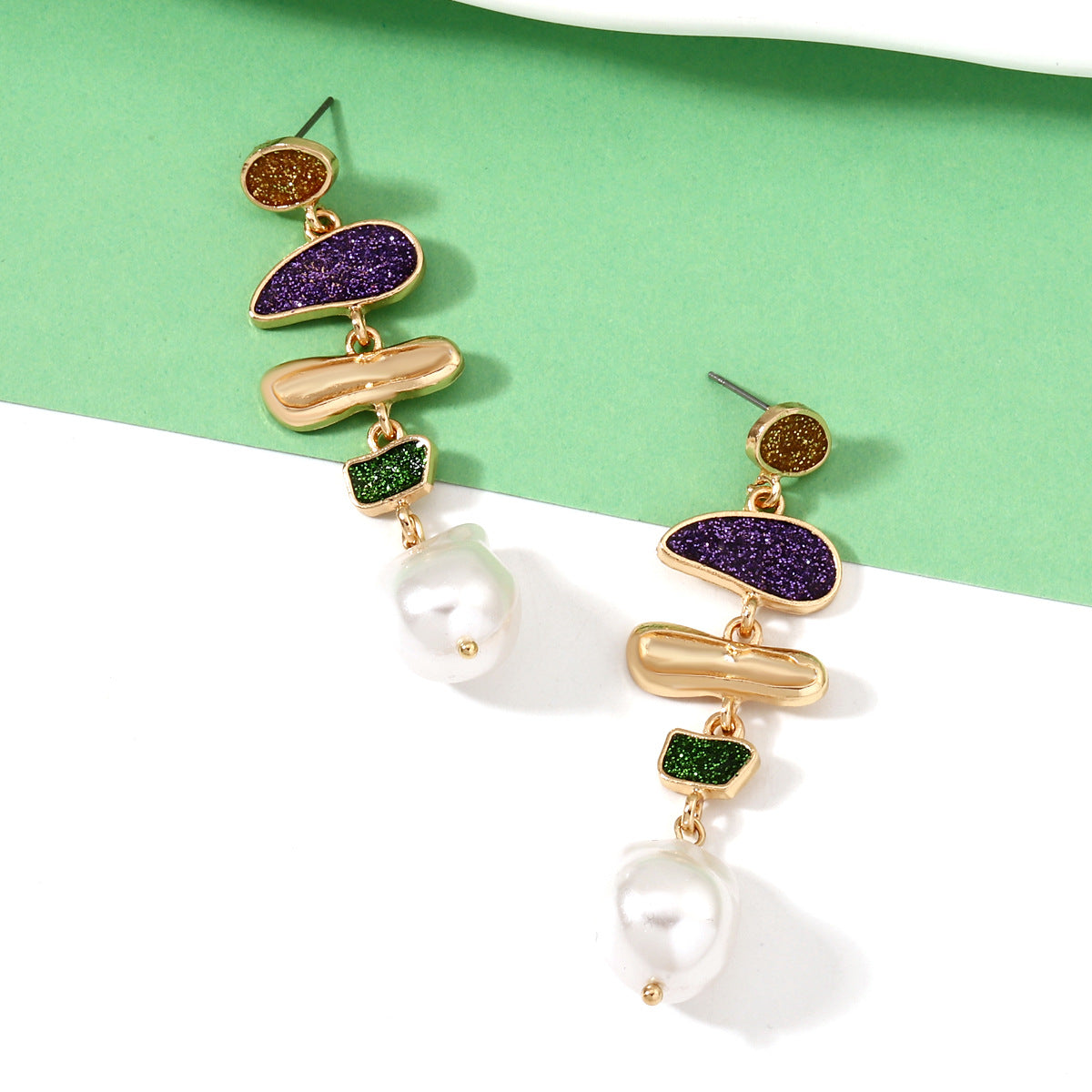 Beautiful Pearl Earring with Unique Style