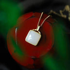 Beautiful Gold Necklace with Unique Style