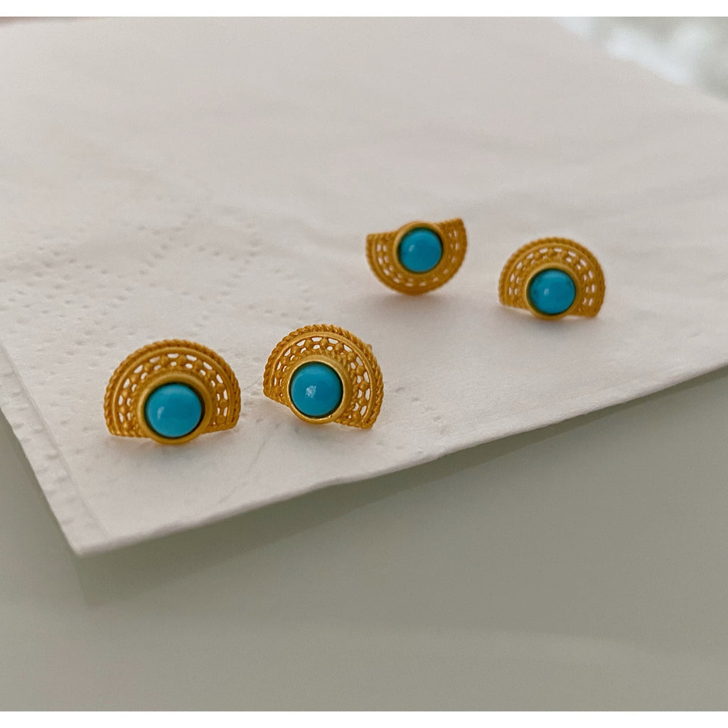 Vintage Handmade Gold Earring