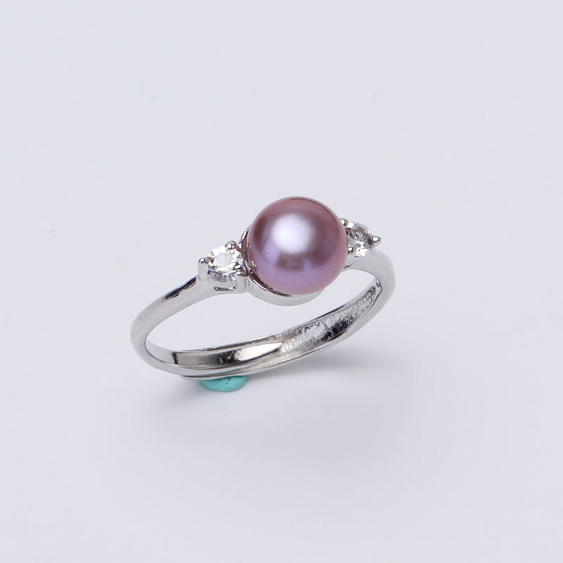 A Beautiful Pearl Ring with Unique Style
