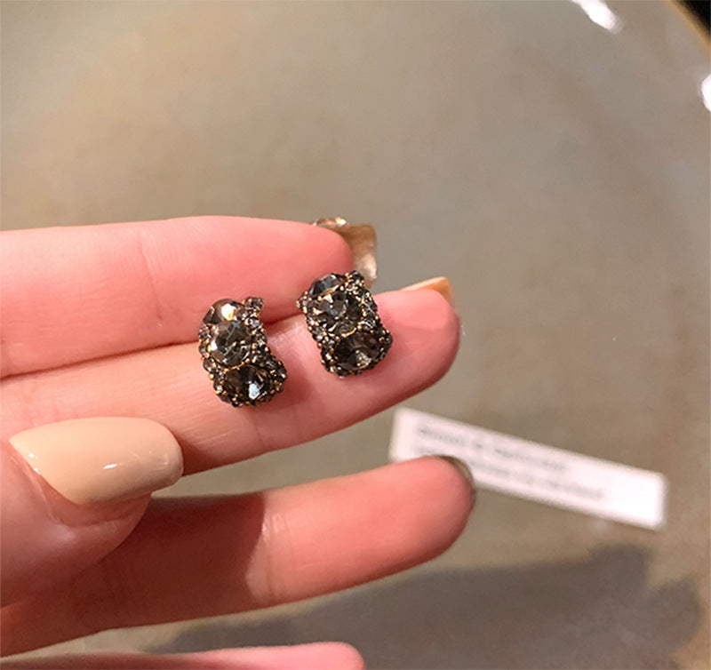 Charming Pearl Earring for Any Occasion