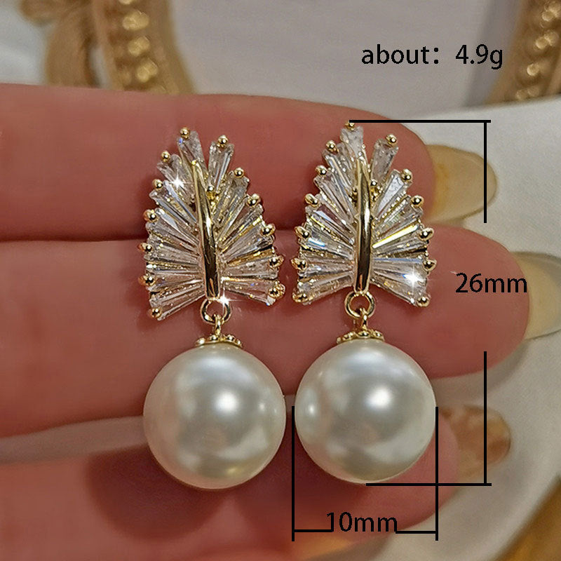 Charming Pearl Earring for Any Occasion