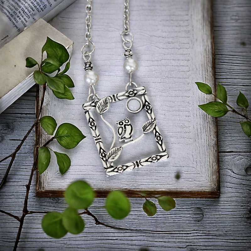 Beautiful Pearl Necklace with Unique Style