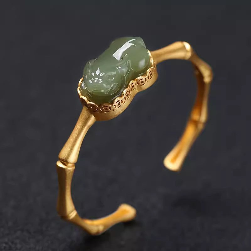 Beautiful Gold Bracelet with Unique Style