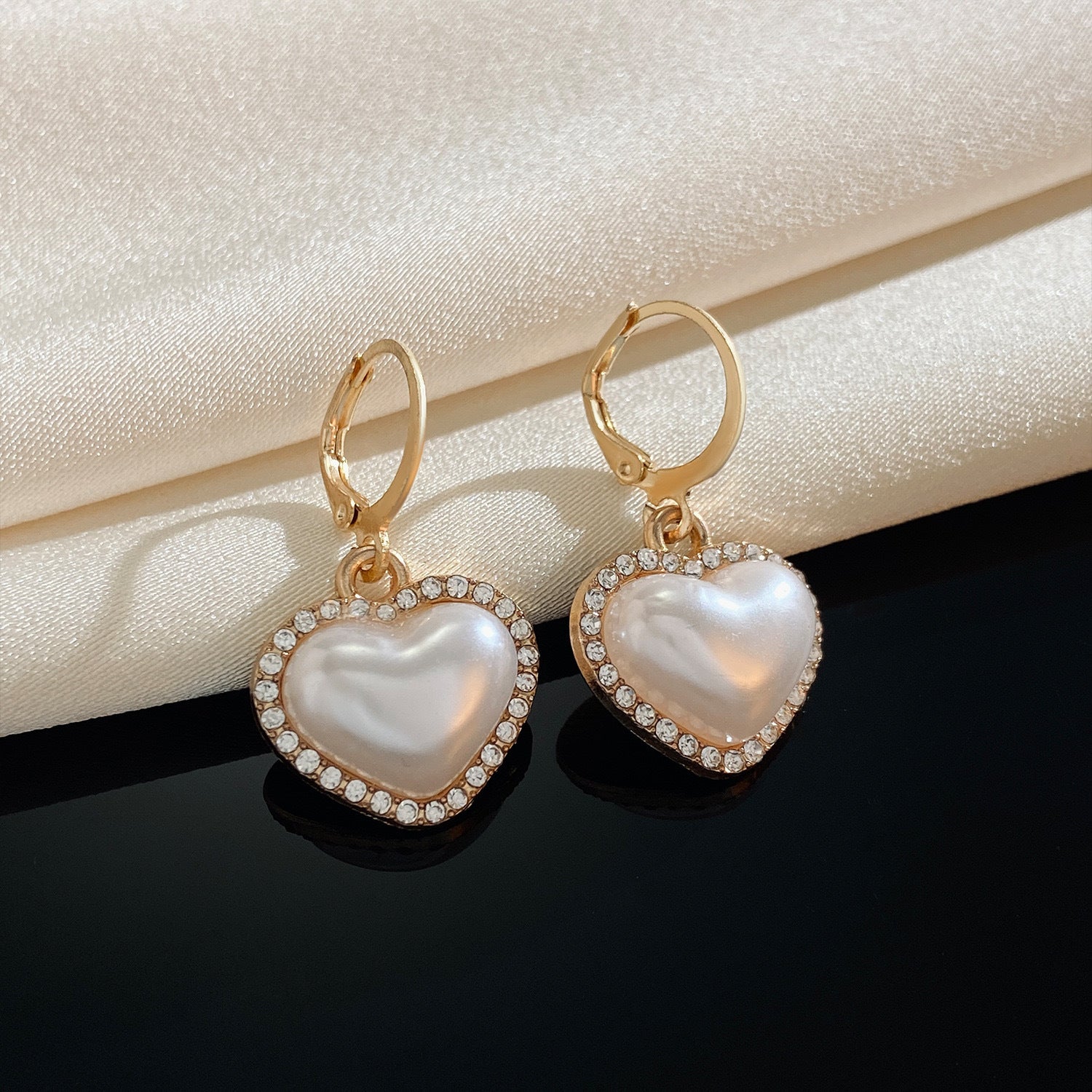 Beautiful Pearl Set with Unique Style